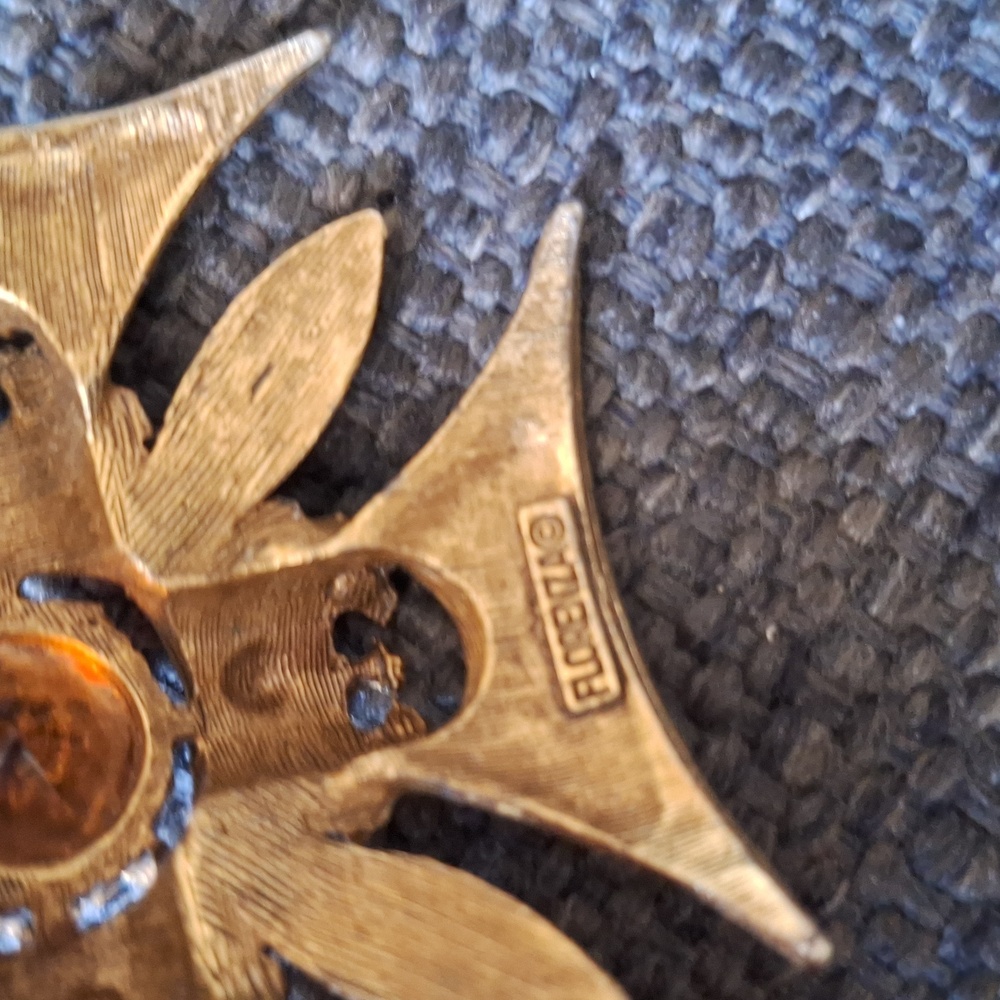 Vintage Florenza Cross Necklace - Picture 4 of 6